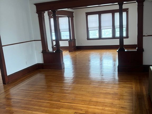2nd image of 4 Stafford Rd #2