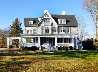 541 Bellevue Ave APT 5, Newport, RI 02840