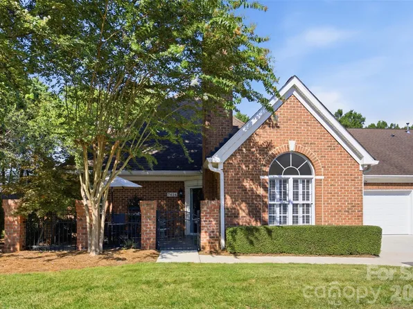 7424 Hurstbourne Green Dr, Charlotte, NC 28277