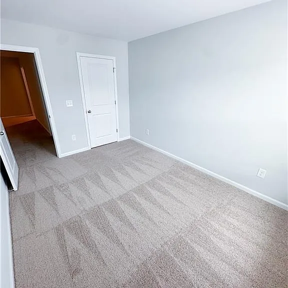 495 Crown Dr — Photo 15
