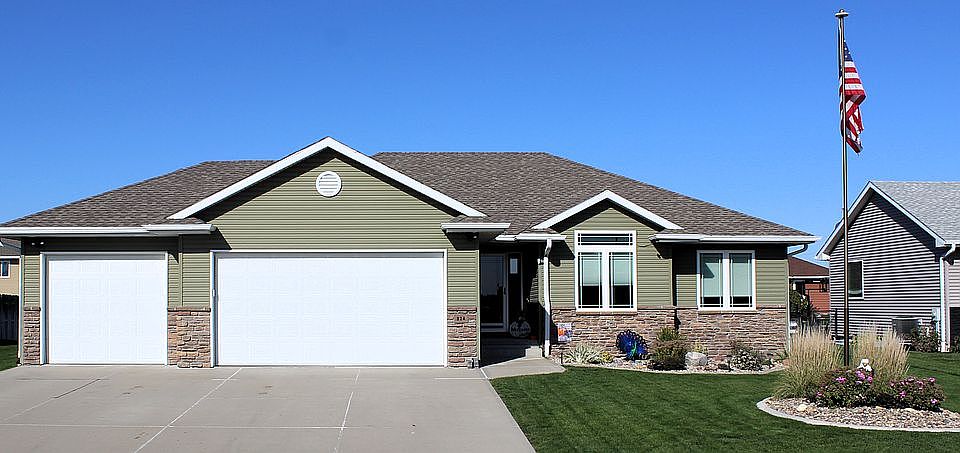 1st image of 824 Cottonwood Trl