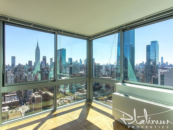 3rd image of 505 W 37th St APT 3304