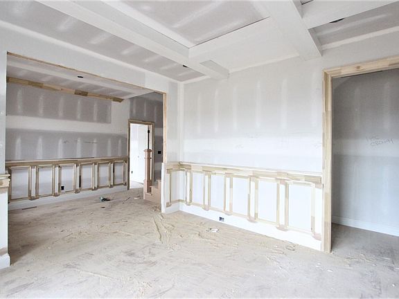 4th image of 306 Montrose Dr #306