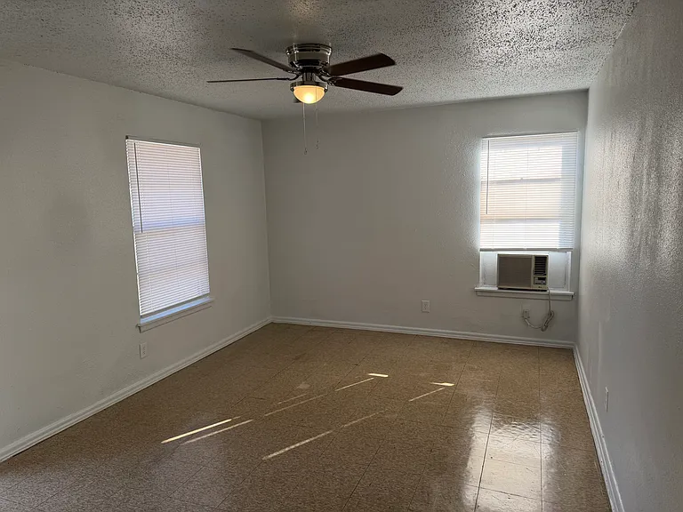 442 Demya Dr — Photo 4