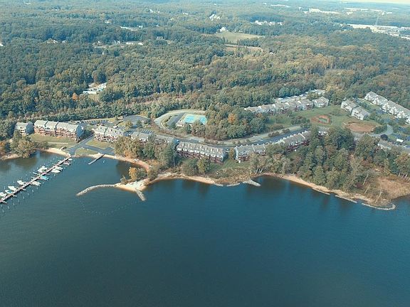 4th image of 113 NE Isle Dr