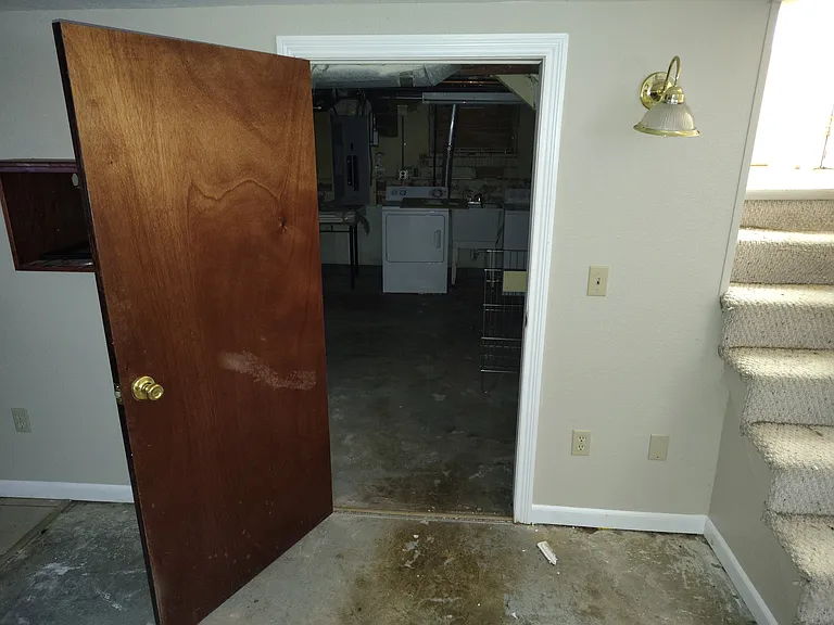 4342 Willys Pkwy — Photo 24