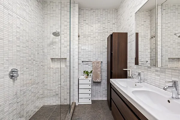 Sold by SERHANT. | media 3