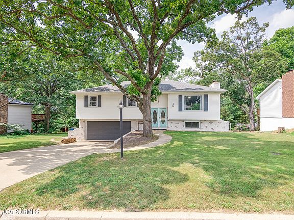 2nd image of 204 Valley View Dr