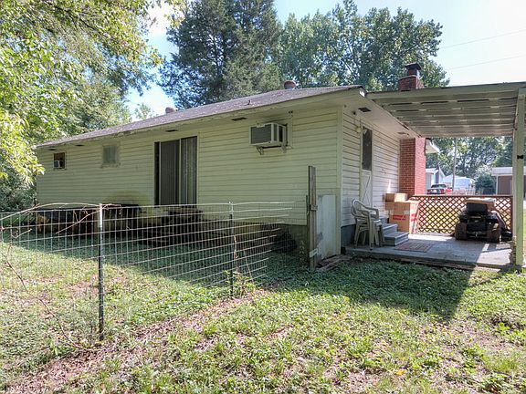 4th image of 313 McDonald Dr