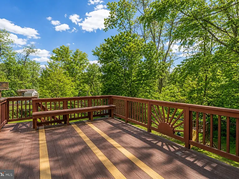 11 Noblewood Ct — Photo 34