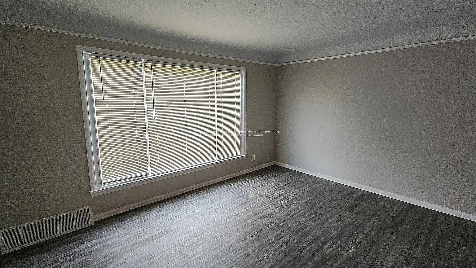 3 bed, 1.5 bath, 1260 sqft, $1,827 — Photo 2