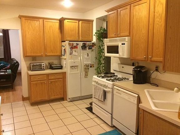 4th image of 1530 W Walton St #1