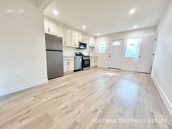 5th image of 302 N Mansfield Ave #1A