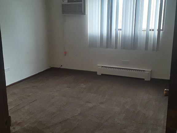 4th image of 18555 Hickory Ct APT 13