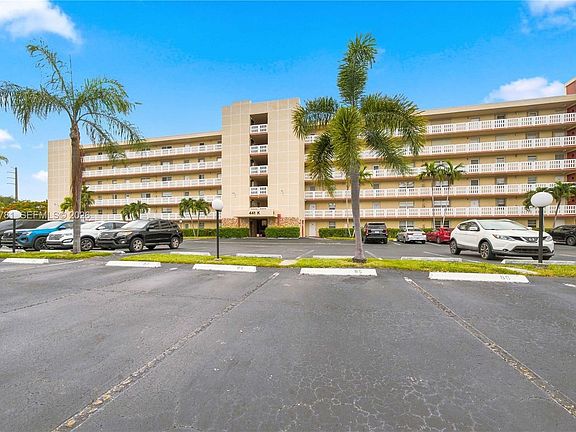 2nd image of 441 SE 3rd St APT 207