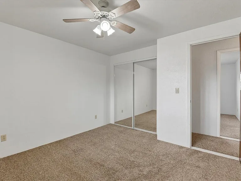 117 N Homedale Ave — Photo 17