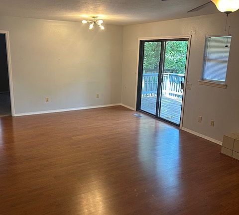 4th image of 18 Lord Nelson Dr