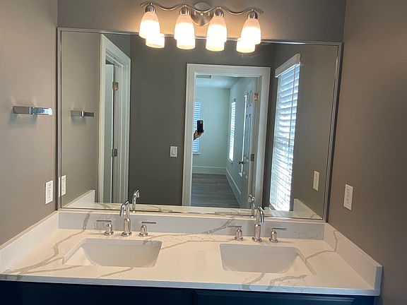 5th image of 2856 Kemper Ave