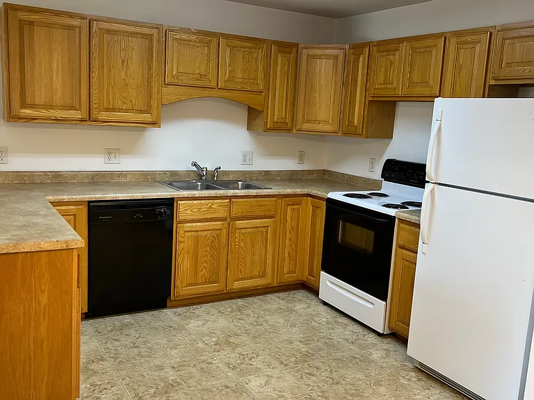 1560 W Pine St #613 — Photo 1