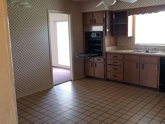 5th image of 20723 SW 46th Ave