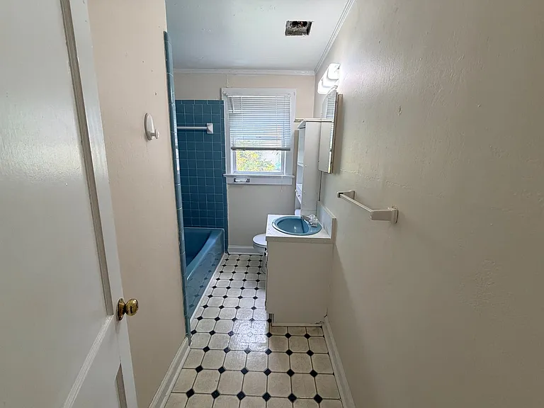 713 Lakeland Ave — Photo 8