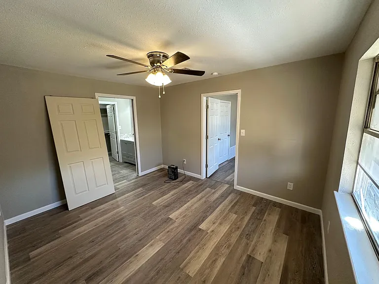 1128 E Aberdeen St — Photo 9
