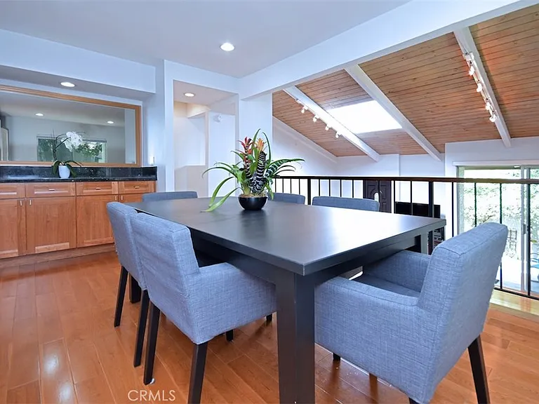 11856 Moorpark St #H — Photo 15