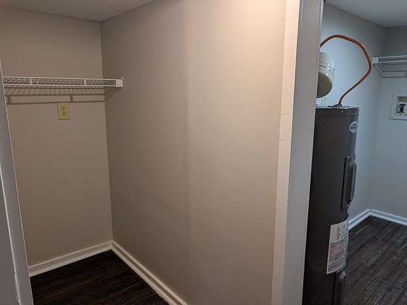 5th image of 728 E Main St APT 4