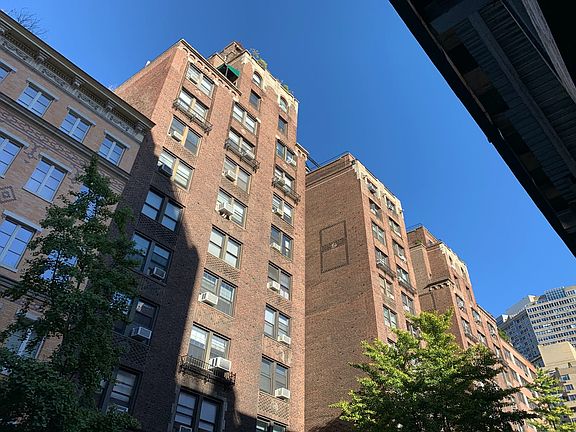 3rd image of 333 E 53rd St