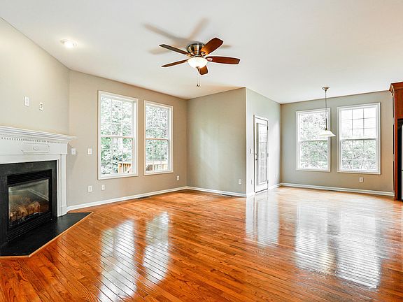 3rd image of 1033 Crystalwater Dr