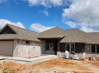 2413 E Swallow St, Springfield, MO 65804