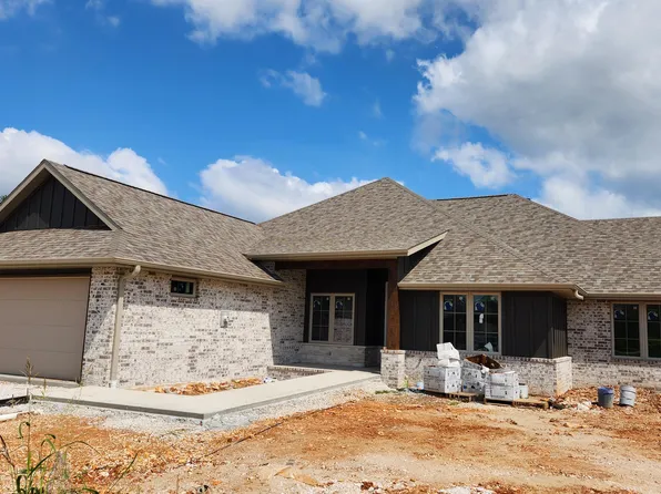 2413 E Swallow Street, Springfield, MO 65804