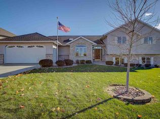 909 Lexington Way, Waunakee, WI 53597