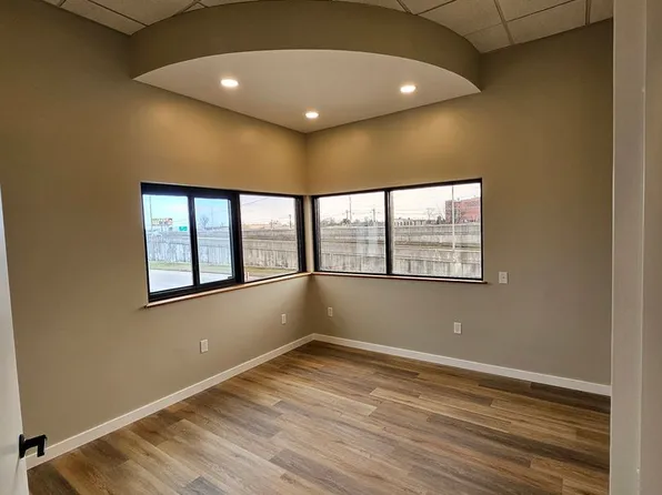 Division St Apartments