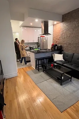 Rented by Bond New York | media 8