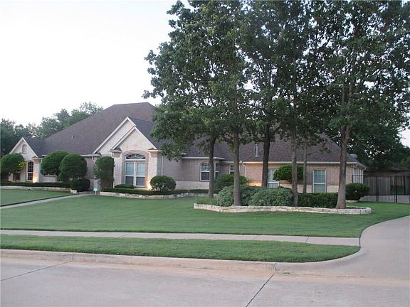 3rd image of 1020 Harrison Dr