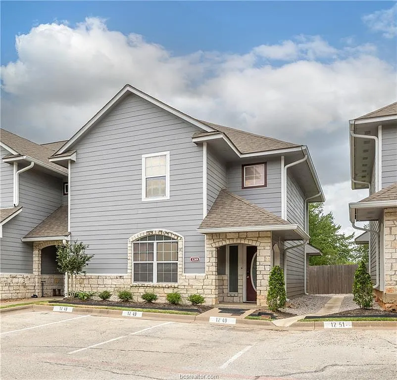 3 bed, 1432 sqft, $1,675 — Photo 1