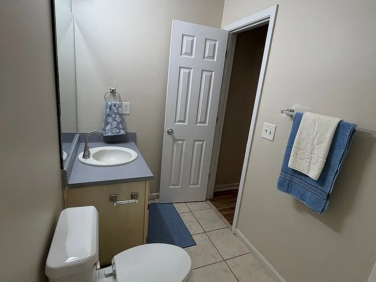 101 Talbot Ct — Photo 35