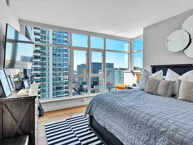 1205 Pacific Hwy #1706 — Photo 17