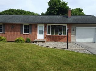 1056 Apple Way, Saint Thomas, PA 17252