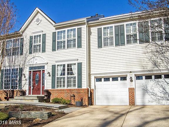 3rd image of 1513 Hornbeam Dr