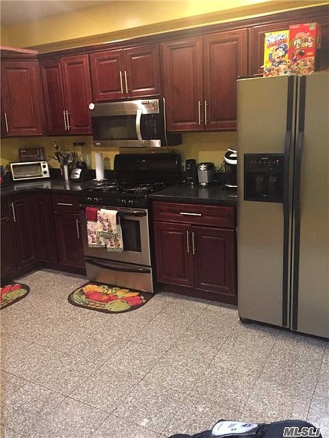 2nd image of 215-28 112 Ave Rk