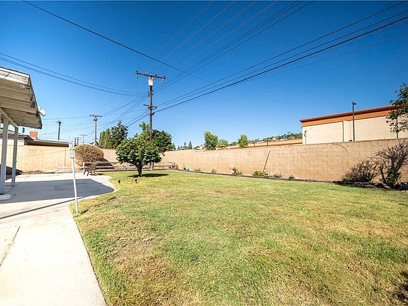 5th image of 2726 Castle Rock Rd