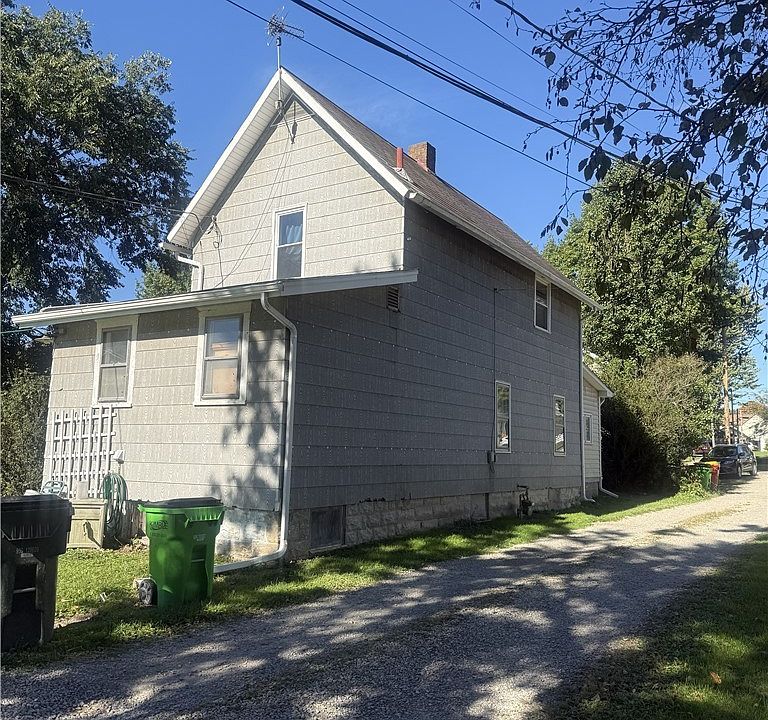 2nd image of 316 E 3rd St