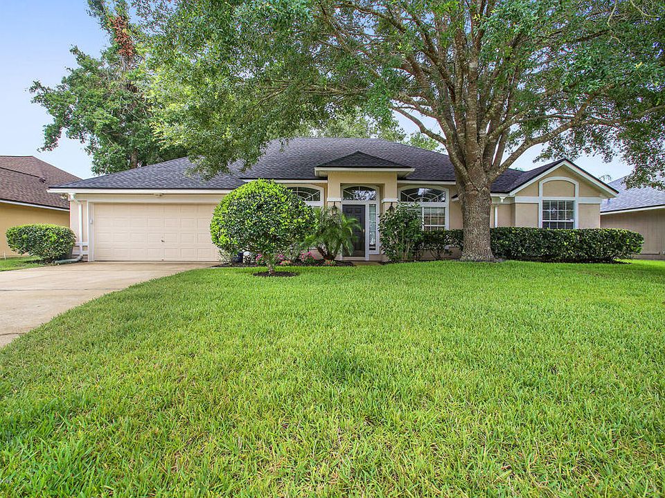 1st image of 385 Maplewood Dr