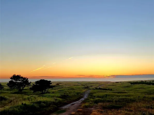 304 14th Street NW #115, Long Beach, WA 98631