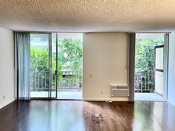 4th image of 1056 S Bedford St #102