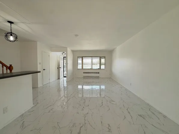 7020 Avenue U image 3 of 15