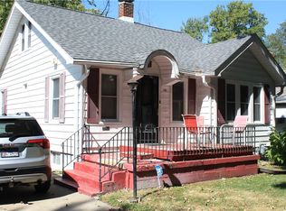 19 Central Dr, Decatur, IL 62526