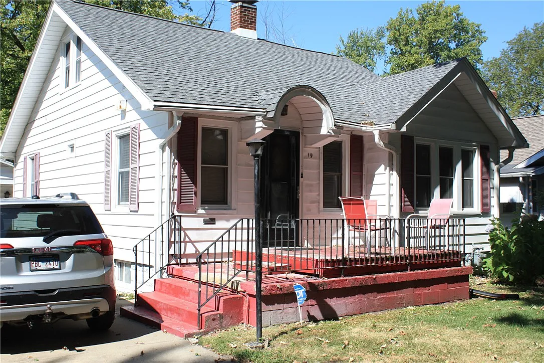 19 Central Dr photo 1
